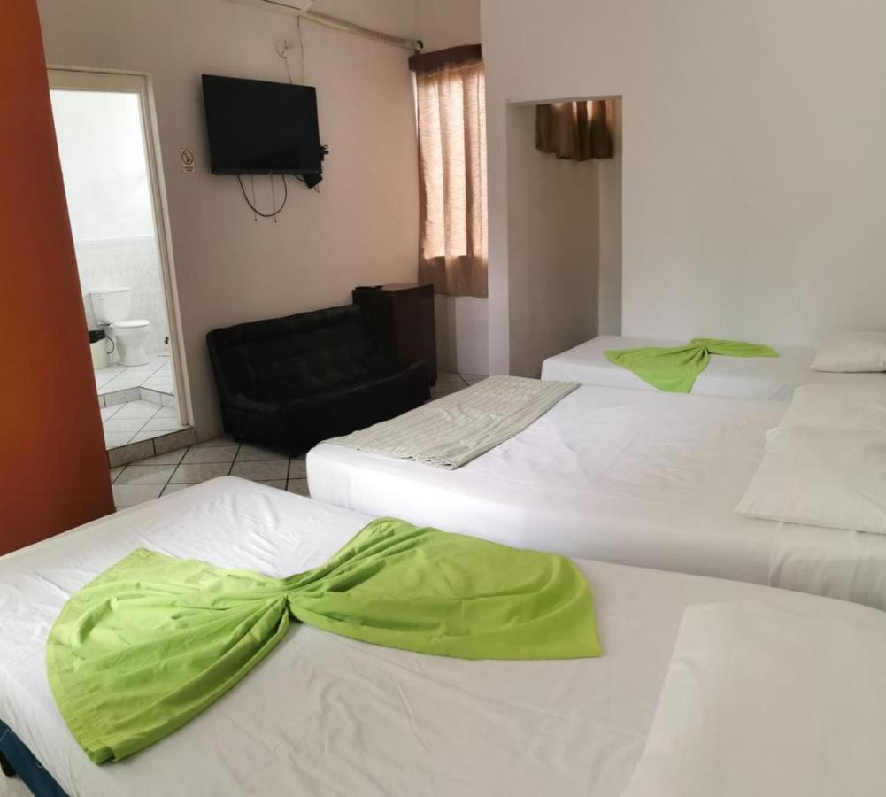 Hostal Tah Itza Flores Exterior photo