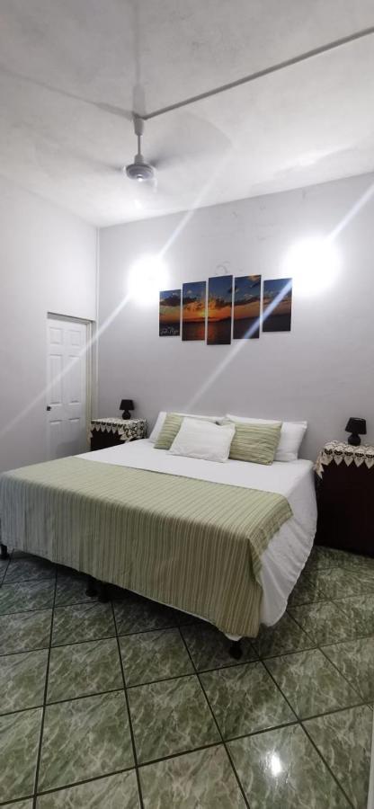 Hostal Tah Itza Flores Exterior photo